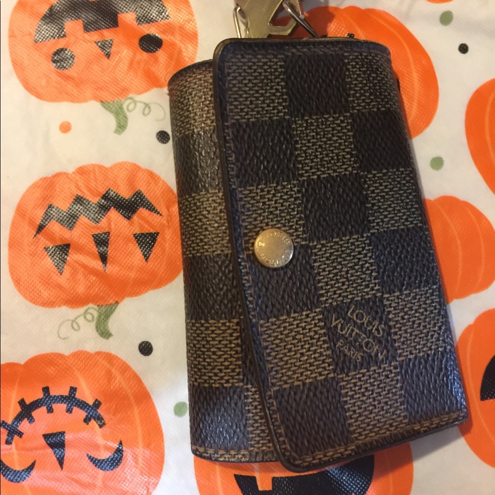 Louis Vuitton 6-ring key holder